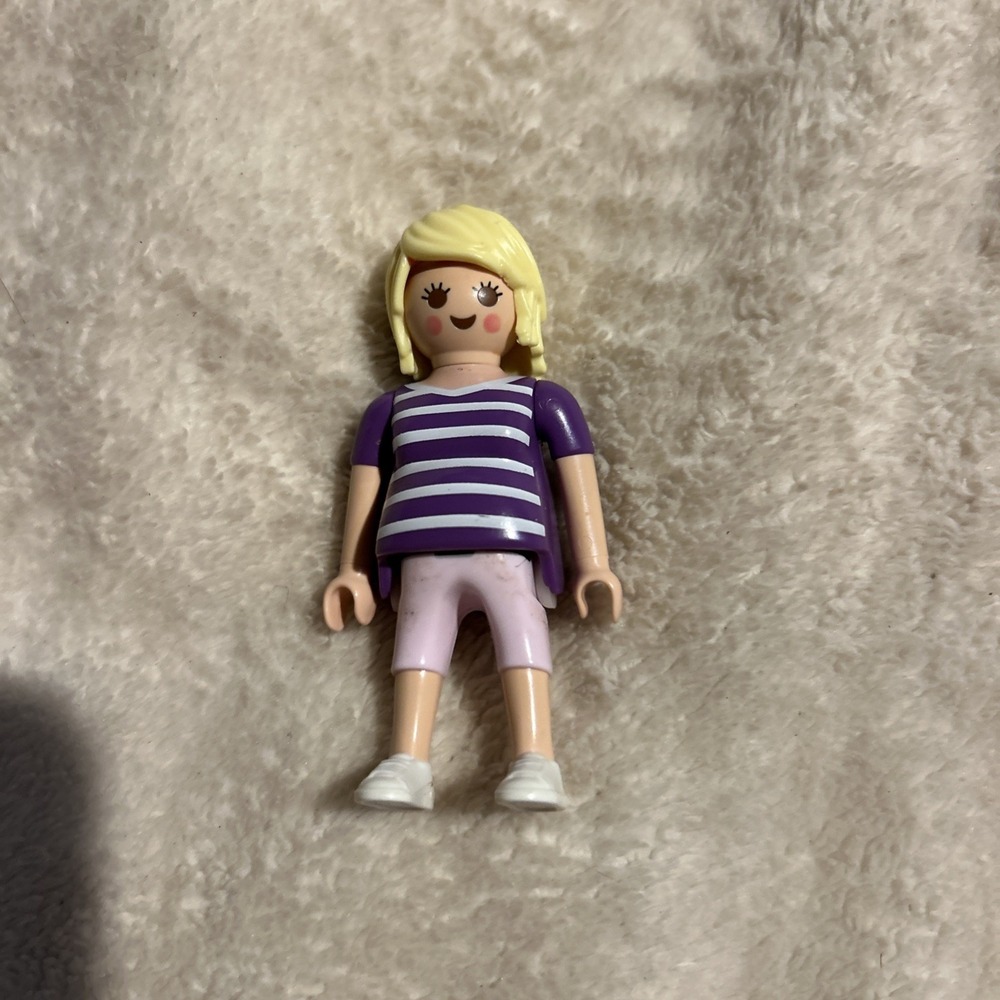Playmobil Pregnant Woman Purple Striped Top Sneakers Modern City Life Figure